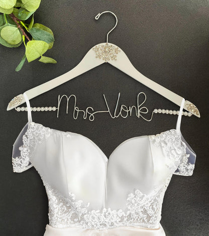 Personalized wedding dress Hanger for Brides, Bridesmaid